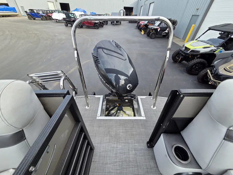 Slide: The Image of Crest II 230 SLC 2018 - 36