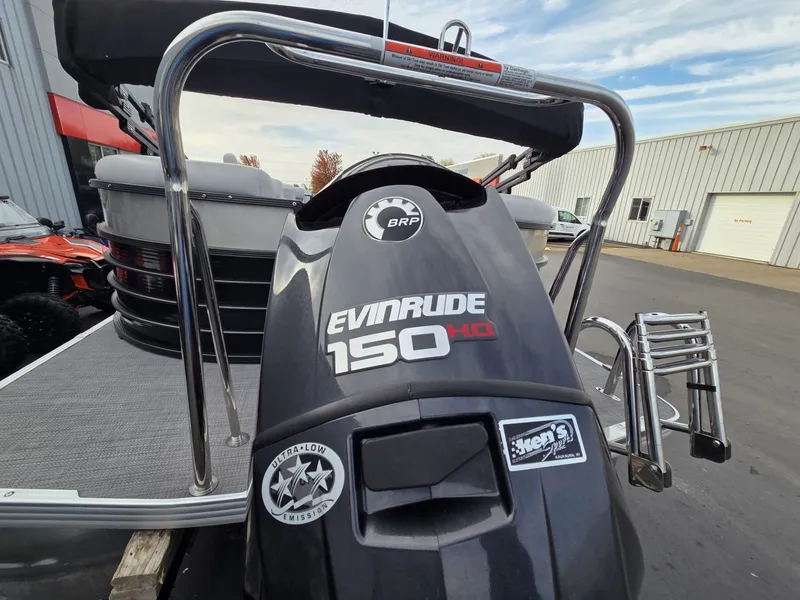 Slide: The Image of Crest II 230 SLC 2018 - 6