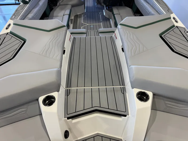 Slide: The Image of Nautique Super Air Nautique G23 2025 - 10