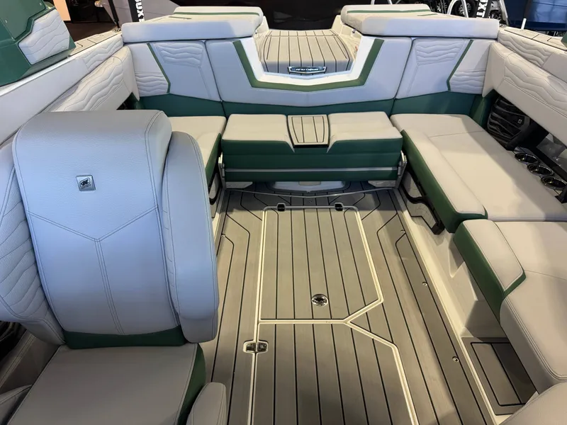 Slide: The Image of Nautique Super Air Nautique G23 2025 - 22