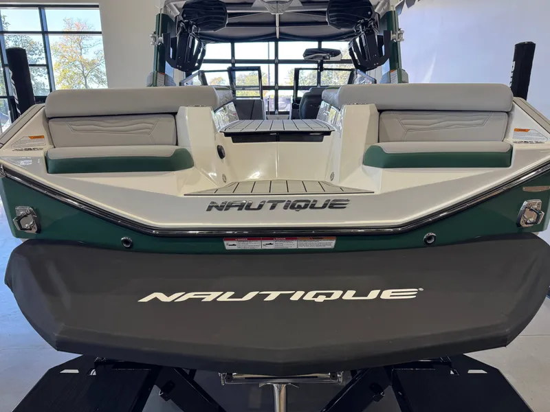 Slide: The Image of Nautique Super Air Nautique G23 2025 - 8