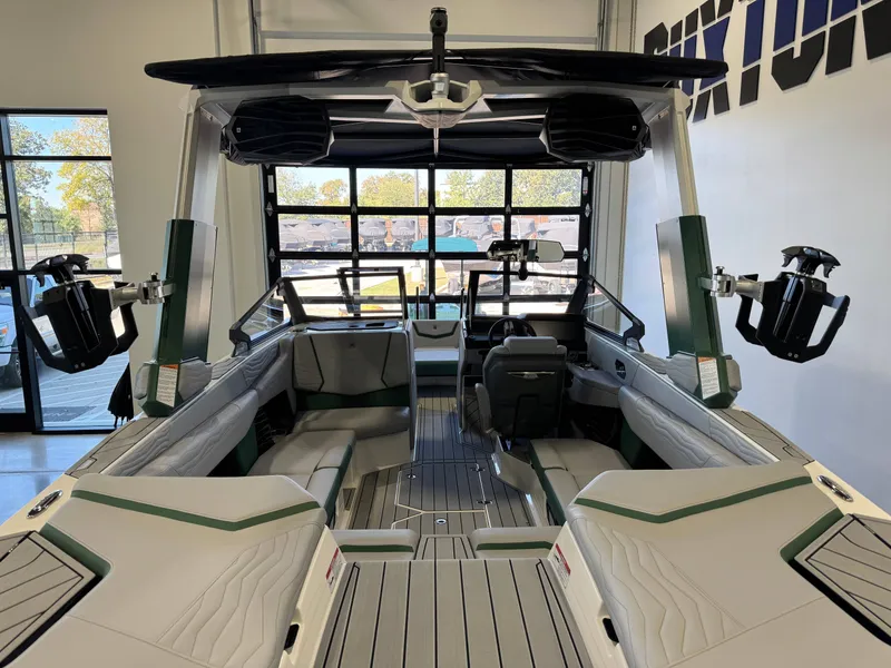 Slide: The Image of Nautique Super Air Nautique G23 2025 - 9