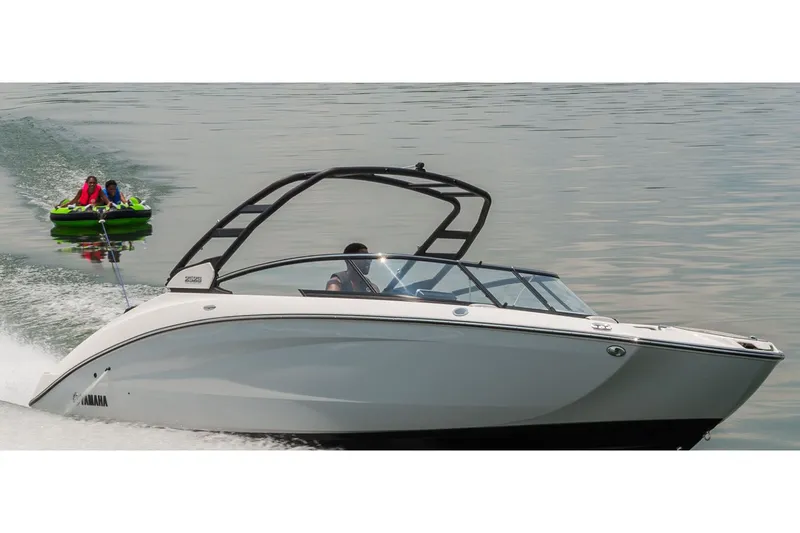 Slide: The Image of Yamaha 252S 2025 - 19