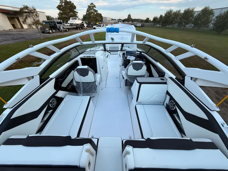 Slide: The Image of Yamaha 252S 2025 - 9