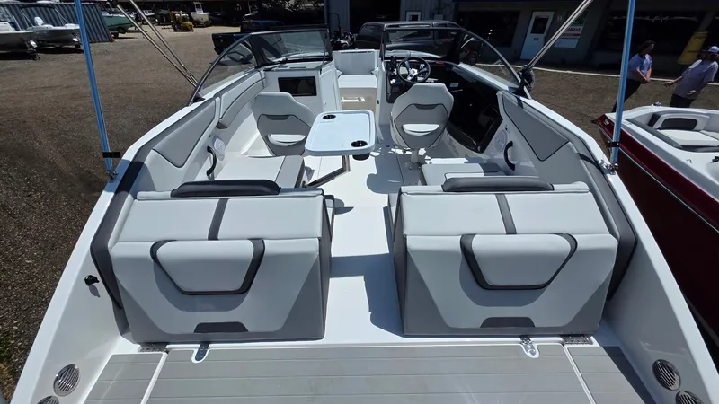 Slide: The Image of Yamaha SX220 2026 - 18