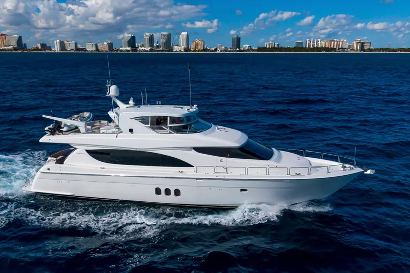 Slide: The Image of Hatteras 80 Gallopin- Profile - 1