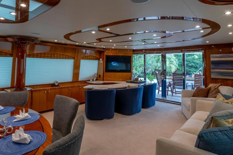 Slide: The Image of Hatteras 80 Gallopin- Salon - 27