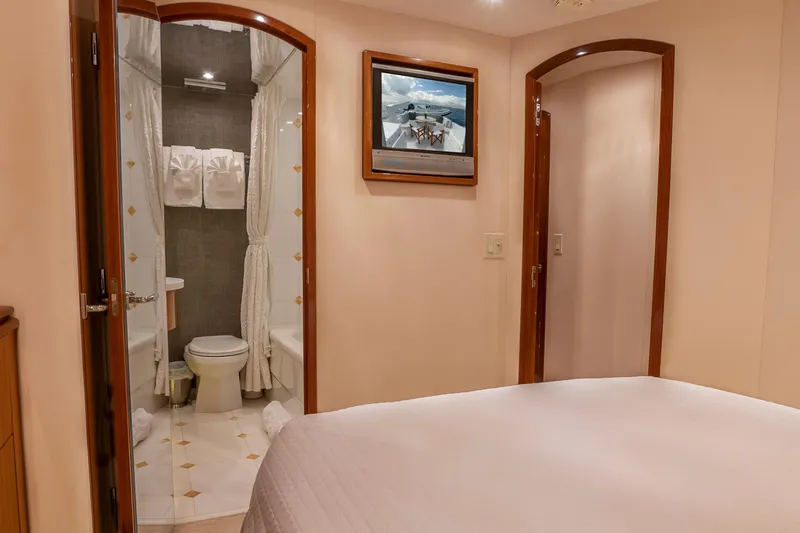 Slide: The Image of Hatteras 80 Gallopin- VIP Stateroom - 53
