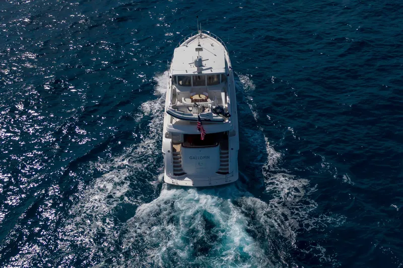 Slide: The Image of Hatteras 80 Gallopin- Stern View - 9