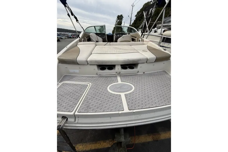Slide: The Image of 2007 Sea Ray 210 Select boat with spacious seating and swim platform. - 5