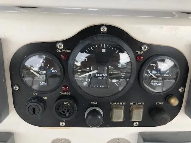 Slide: The Image of Hunter 410 2003 - 25