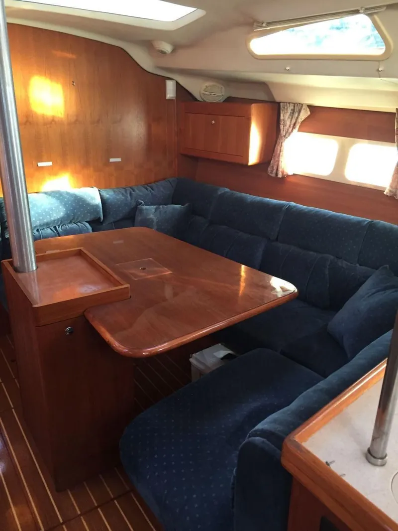 Slide: The Image of Hunter 410 2003 - 29