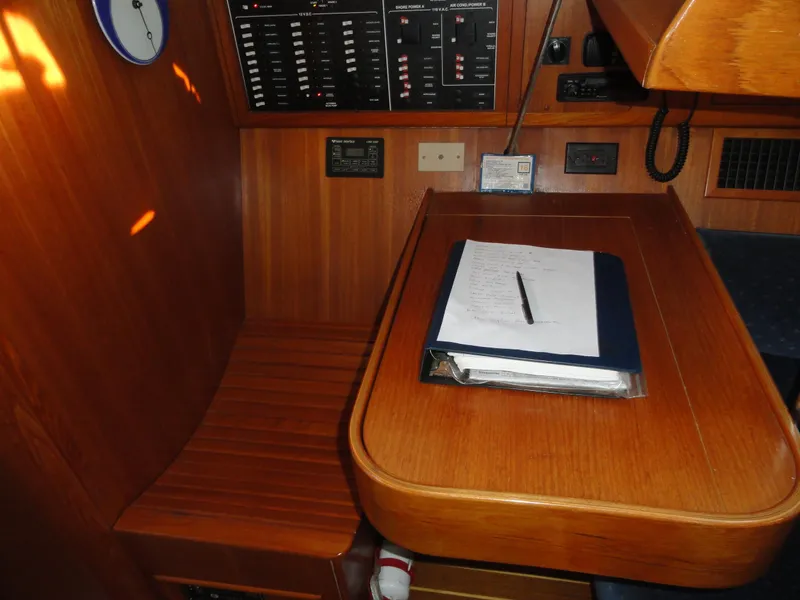 Slide: The Image of Hunter 410 2003 - 33