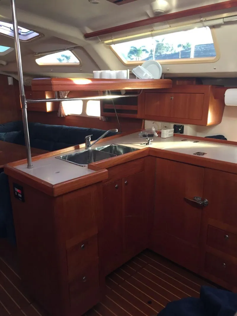 Slide: The Image of Hunter 410 2003 - 40