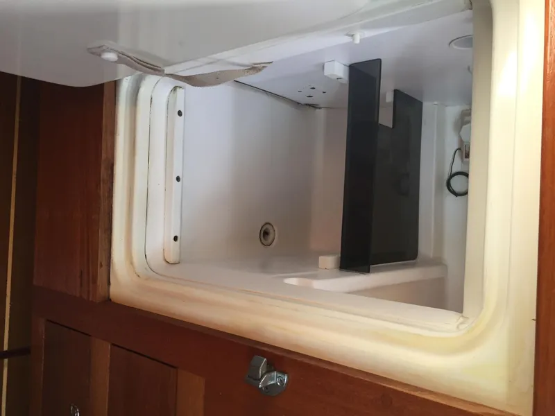 Slide: The Image of Hunter 410 2003 - 44