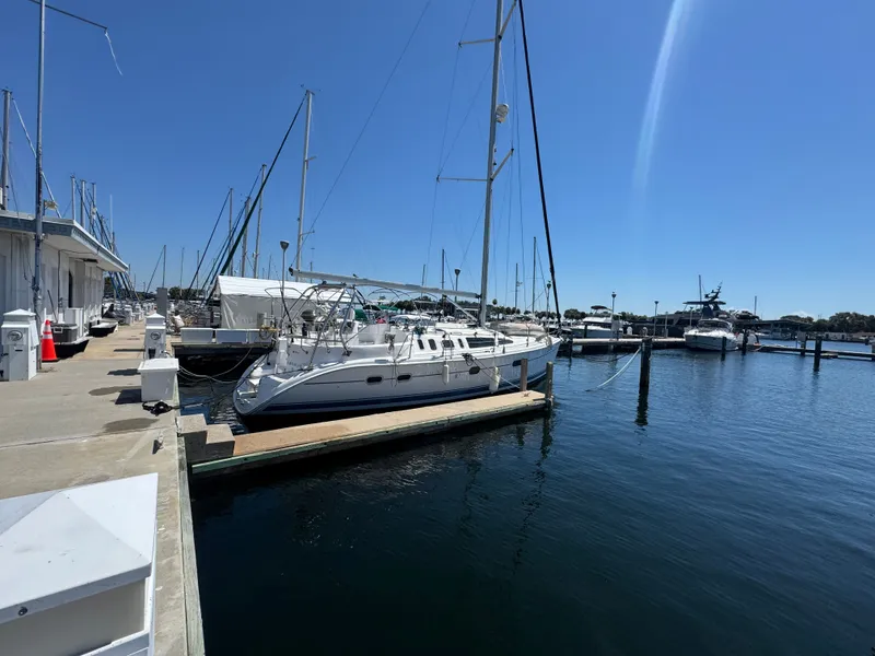 Slide: The Image of Hunter 410 2003 - 6