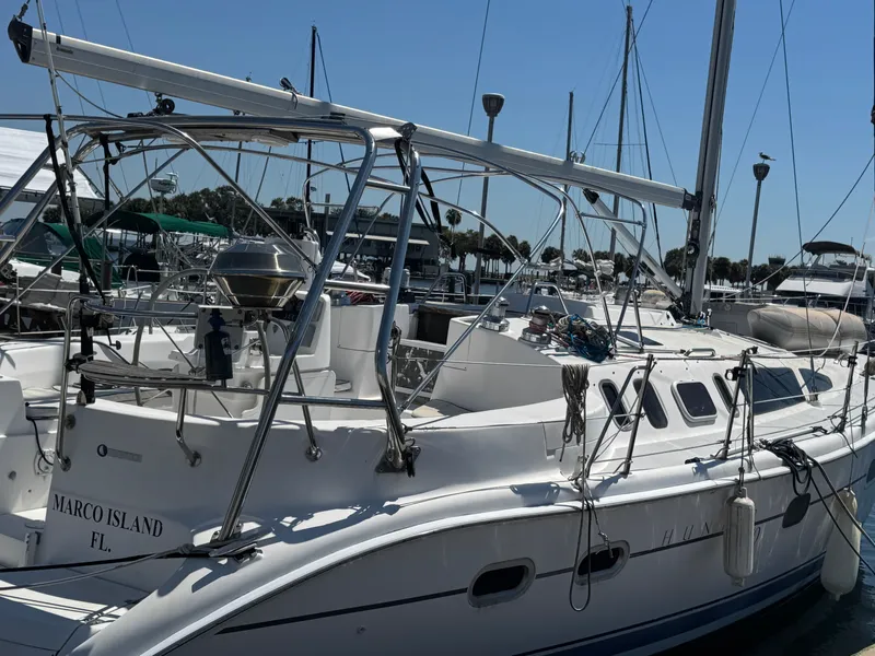 Slide: The Image of Hunter 410 2003 - 9