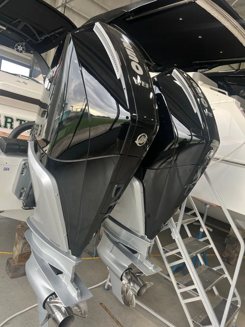 Slide: The Image of Sea Ray 280 SLX OB 2024 - 36