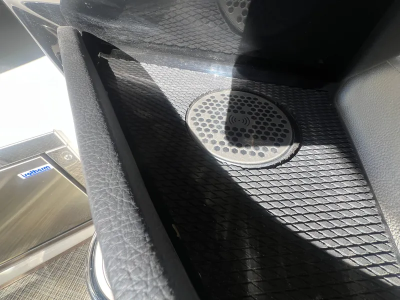 Slide: The Image of Sea Ray SLX 280 2024 - 31