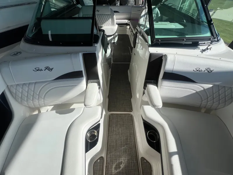 Slide: The Image of Sea Ray SLX 280 2024 - 7