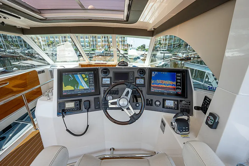 Slide: The Image of Luxurious bedroom in a 2014 Maritimo 470 Offshore Convertible yacht. - 21