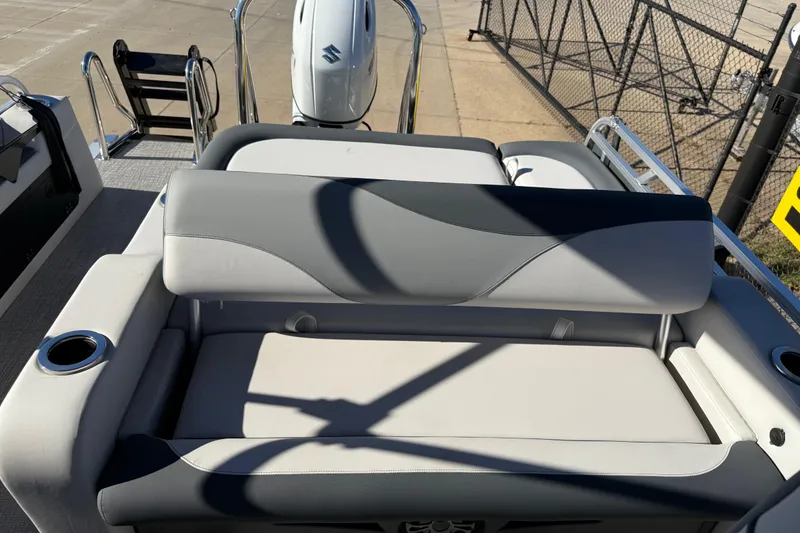 Slide: The Image of 2026 Avalon LSZ Versatile Rear Bench with modern design and cup holders. - 31