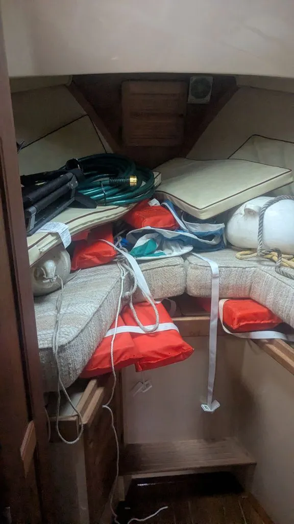 Slide: The Image of Island Packet 31 1986 - 11