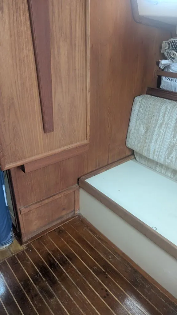 Slide: The Image of Island Packet 31 1986 - 13