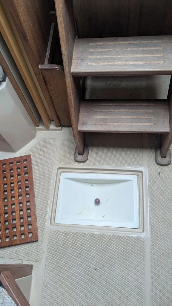 Slide: The Image of Island Packet 31 1986 - 14