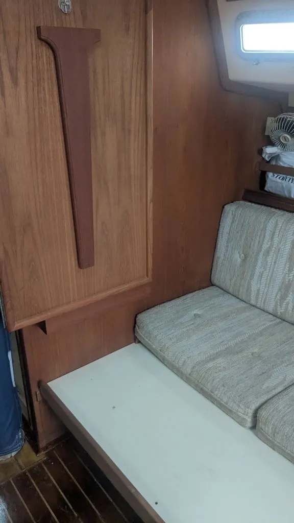 Slide: The Image of Island Packet 31 1986 - 8