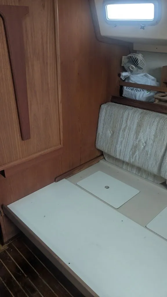 Slide: The Image of Island Packet 31 1986 - 9