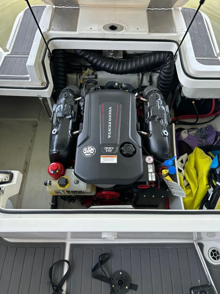Slide: The Image of Volvo Penta 360 V8 engine in 2021 Cobalt R7 boat. - 15
