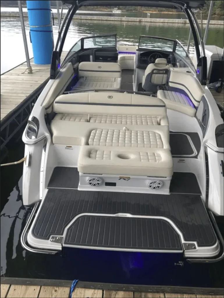 Slide: The Image of Garmin displays in Cobalt R7 boat, 2021 model. - 5