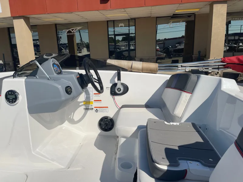 Slide: The Image of Tahoe T16 2022 - 16