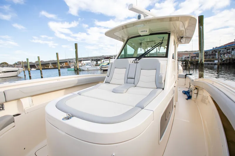 Slide: The Image of Scout 355 LXF 2019 - 27