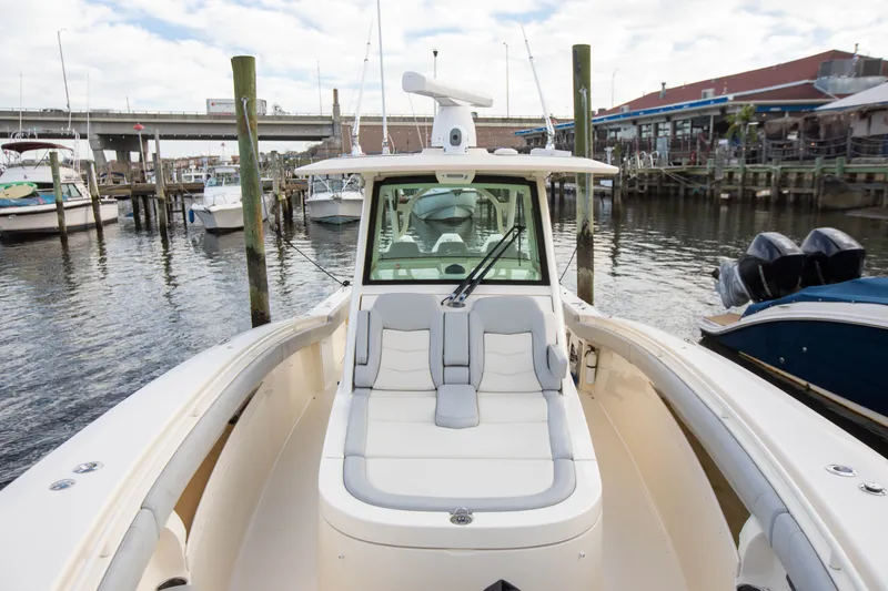 Slide: The Image of Scout 355 LXF 2019 - 30