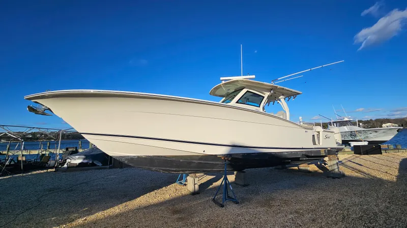 Slide: The Image of Scout 355 LXF 2019 - 4