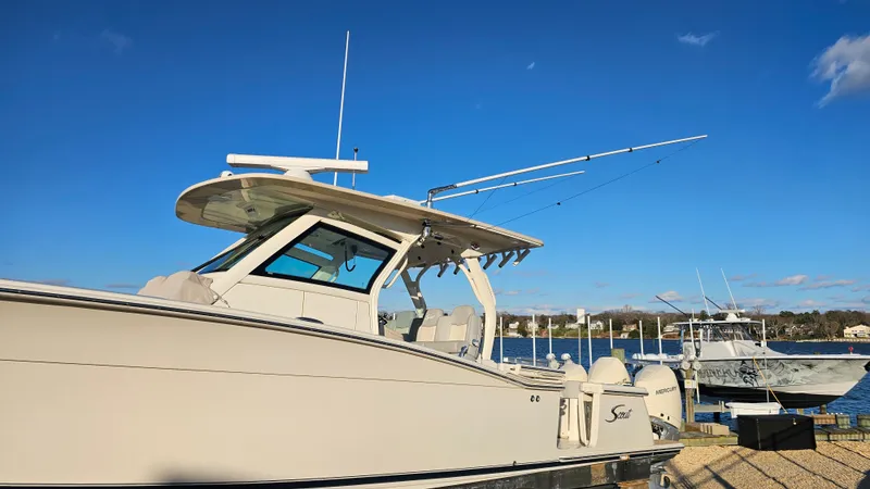 Slide: The Image of Scout 355 LXF 2019 - 7