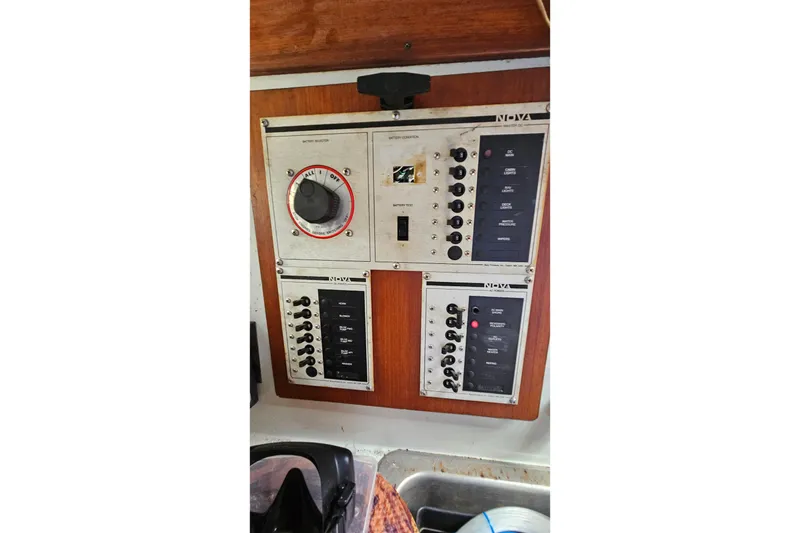 Slide: The Image of Jensen MS2A Bluetooth stereo system in a 1987 Rampage 28 Sportsman boat. - 30