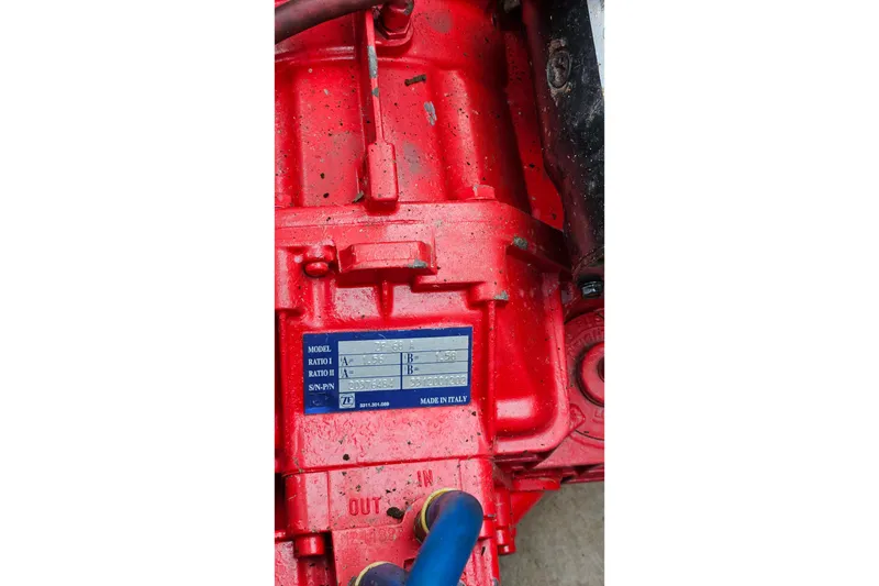 Slide: The Image of High voltage ignition system in 1987 Rampage 28 Sportsman boat engine. - 49