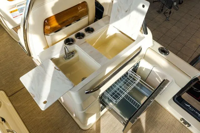 Slide: The Image of Chris-Craft 28 Calypso 2026 - 10