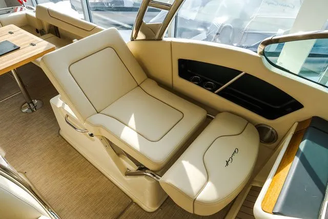 Slide: The Image of Chris-Craft 28 Calypso 2026 - 15