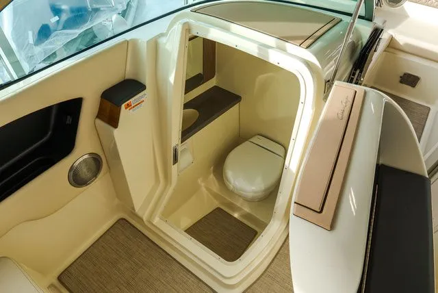 Slide: The Image of Chris-Craft 28 Calypso 2026 - 16