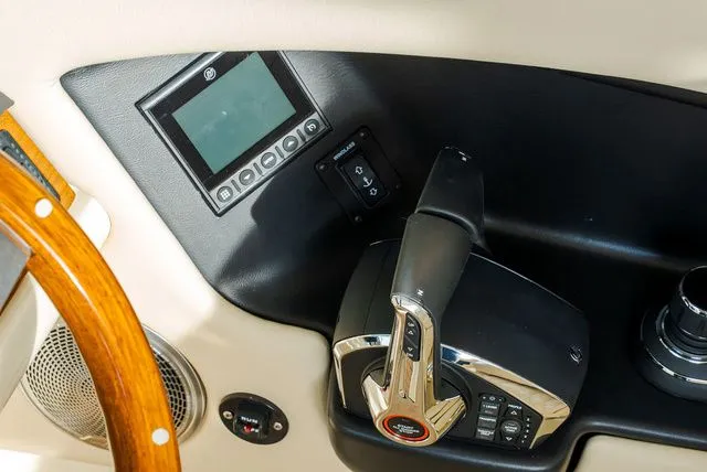 Slide: The Image of Chris-Craft 28 Calypso 2026 - 20