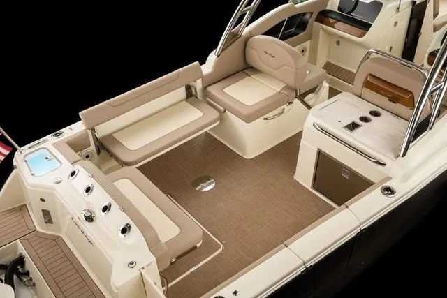 Slide: The Image of Chris-Craft 28 Calypso 2026 - 4