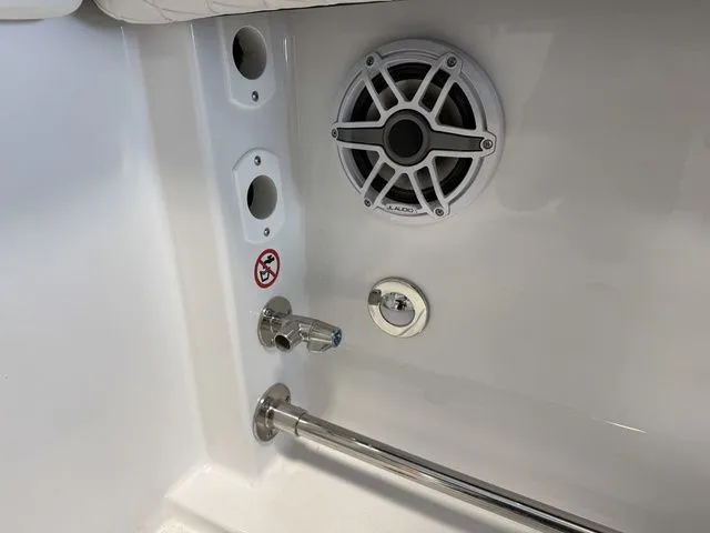 Slide: The Image of Stingray 253 CC 2026 - 13