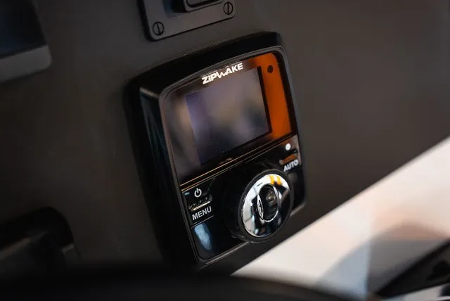 Slide: The Image of Stingray 253 CC 2026 - 18