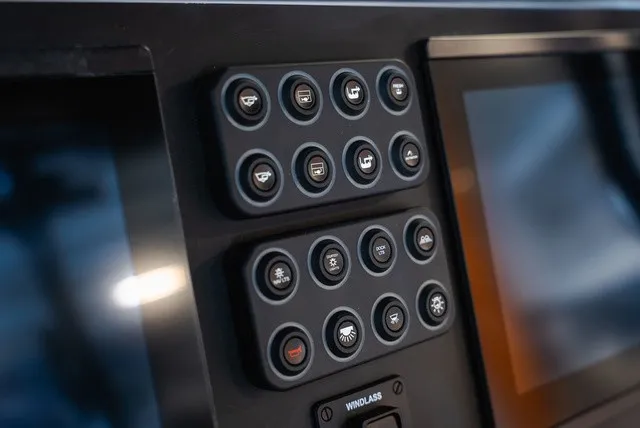 Slide: The Image of Stingray 253 CC 2026 - 19
