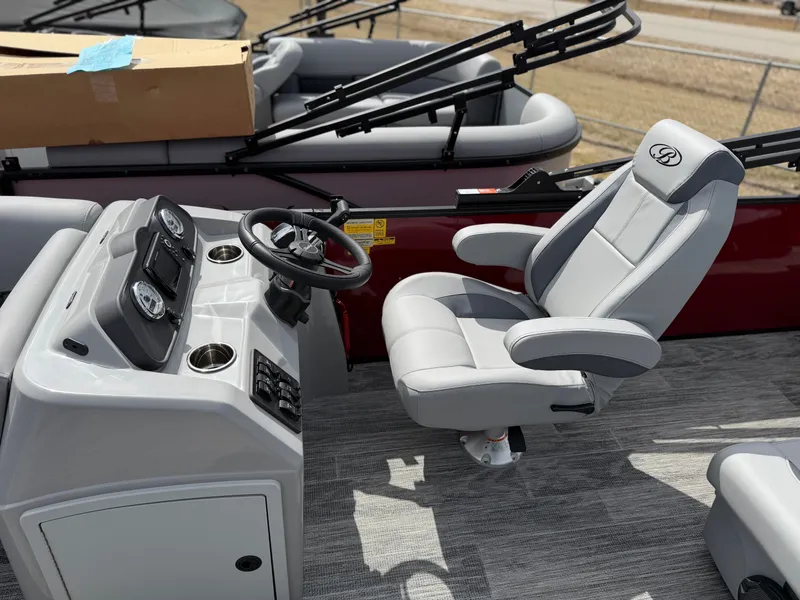 Slide: The Image of Bentley Pontoons FISH 200 FISH-N-CRUISE 2026 - 8