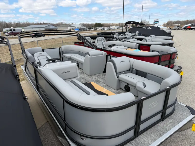 Slide: The Image of Bentley Pontoons LE 200 CW 2026 - 4